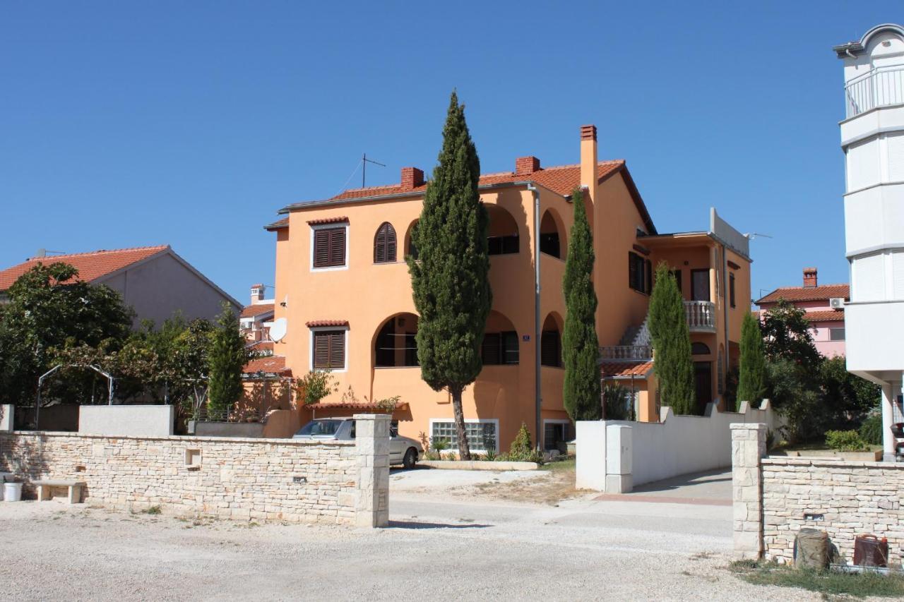 Apartments With A Parking Space Medulin - 7208 Exterior foto