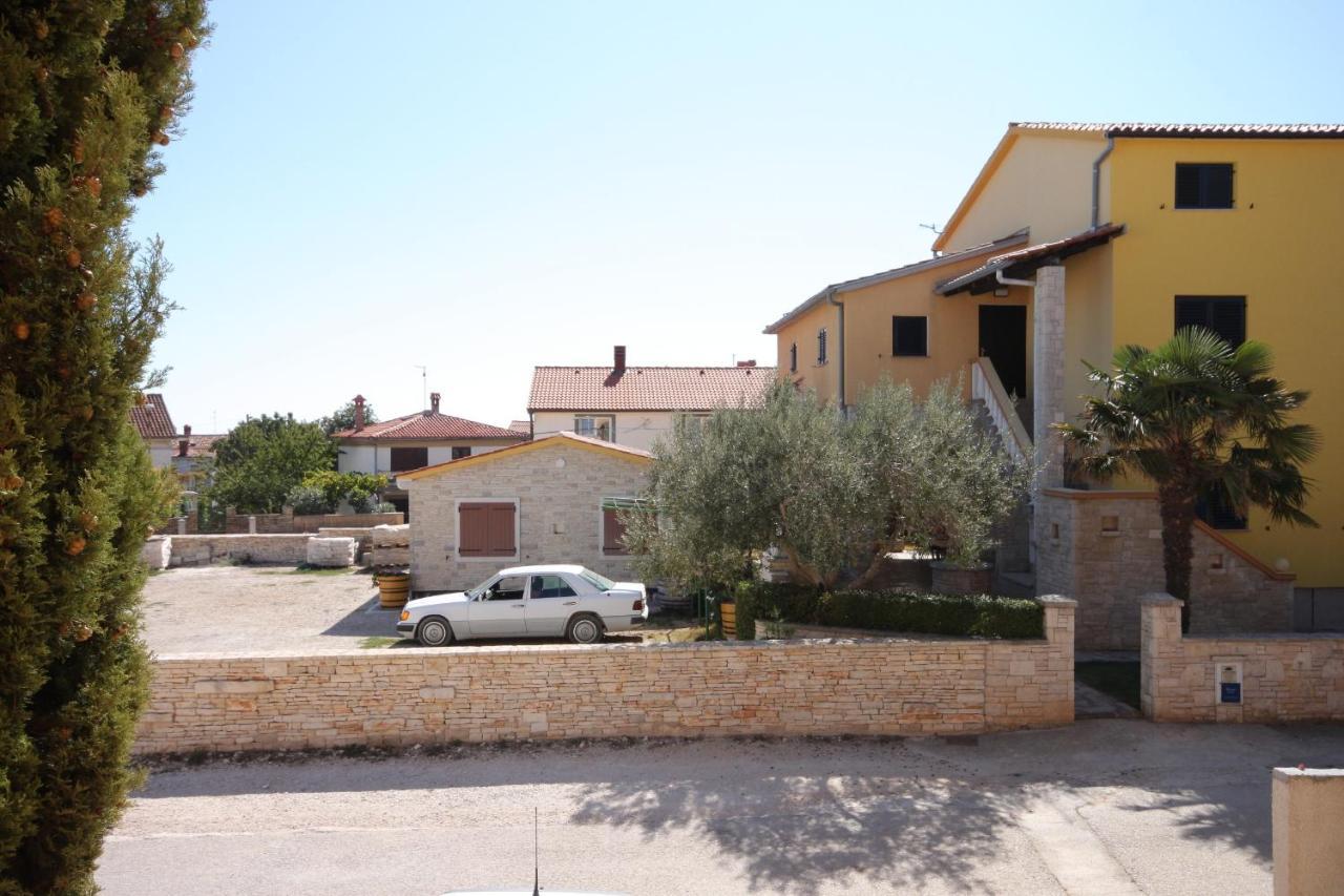 Apartments With A Parking Space Medulin - 7208 Exterior foto